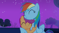 Rainbow Dash takes Scootaloo under her wing S3E06