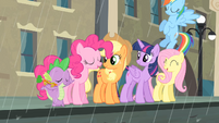 Rarity's friends relieved S4E08