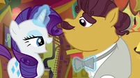Rarity sings and straightens Coriander's tie S6E12