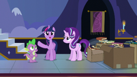 Twilight "keep the new books front and center!" S6E25