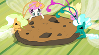 Breezies eating cookie S4E16