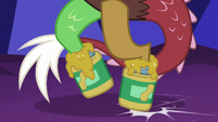 Discord wears peanut butter jars on his hooves again S5E22