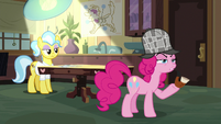 Pinkie Pie "'Thanks For Lending Me Your Jacket' peach pie" S7E23