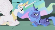 Princess Celestia offers her friendship to Princess Luna S01E02