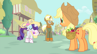 Rarity 'it's hauling apples!' S4E13