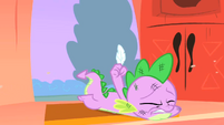 Spike returns home with a feather S1E24
