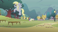 Derpy as she appears in episode 8, her eyes are not walled.