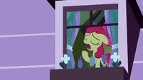 Apple Bloom yawning S8E25