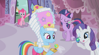 Pinkie Pie aghast at Rainbow and Rarity receiving Parasprites S1E10