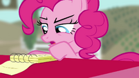 Pinkie Pie tallies the score S4E03