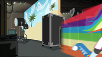 Rainbow Dash speeds the wrong way again EGS2