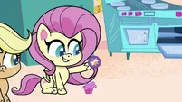 Fluttershy holding the Engineering Badge PLS1E10a.png (902 KB)