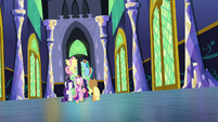 Main five and Cadance walking down castle hall S5E19