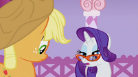 Rarity looks at Applejack S1E14