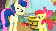 S01E12 Bon Bon patrzy na Apple Bloom