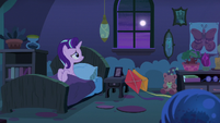 Starlight Glimmer looking at the moon S6E25