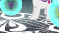 Sweetie Belle steps on magic circle S8E26