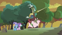 Discord riding a Pigasus S6E26