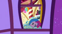 Pinkie crying at her bedroom window S8E18