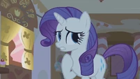 Rarity "she lurks by the stores" S1E09