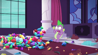 Spike shocked at the statue's destruction S5E10