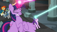 Twilight and Starlight struggle with their ropes S7E26