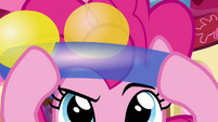 Pinkie Pie putting on balloon hat S4E12