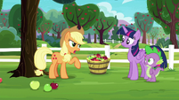 Applejack "Pinkie Pie says it's Rarity's fault" S6E22