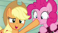 Applejack --started off on the wrong hoof-- S6E7