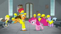 Cheese Sandwich singing next to Pinkie S9E14