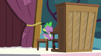 Spike "playing" a piano S5E11