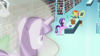 Twilight, Celestia, and Spike look down at Starlight and Sunburst S7E1