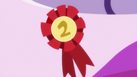 Rarity's cart gets a second-place ribbon S6E14