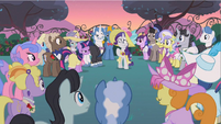 Rarity they all know S2E9