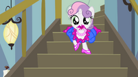 Younger Sweetie Belle descending the stairs S4E19