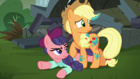 Applejack and Method Mare look at stage S5E16