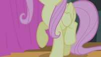 Fluttershy moving her legs S4E14