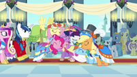 Hug No.4 soon after 3! (And this is what, the first shot where all the friends are together, and Fluttershy is flying, and Rainbow Dash is on the ground)