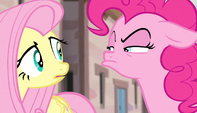 Pinkie desaprueba el visto bueno de Fluttershy EMC-P1