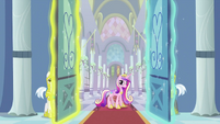 Princess Cadance at the door S2E25