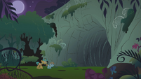 Snips and Snails entering the ursa's cave S1E06