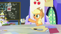 Applejack "with a farewell performance" S9E4