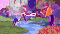 Discord with the princesses in clown costumes S5E26