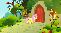 Fluttershy opening the door S01E10