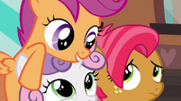 Scootaloo hitches a ride.