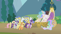 Twilight and friends next to Celestia's chariot S1E10