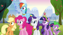 Twilight and friends shake their heads S03E10
