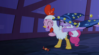 Twilight sneaks up on Pinkie Pie S2E4