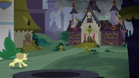 Unicorn 1 gallops toward School of Magic S9E25