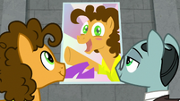 Cheese Sandwich puts up factory posters S9E14